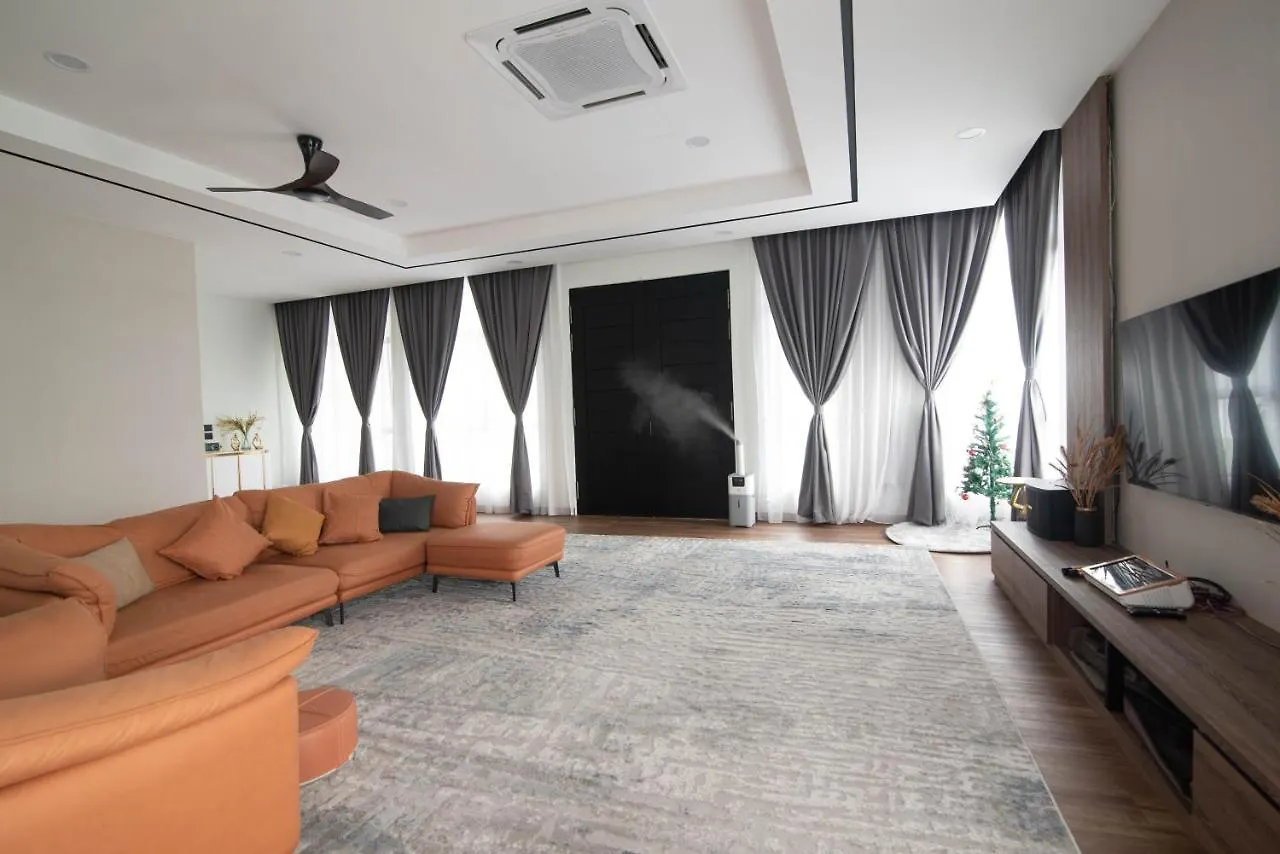 Atas Villa Melaka